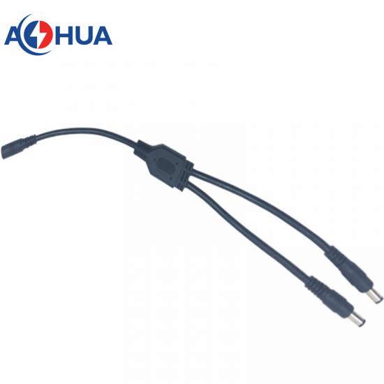 Y type cable splitter