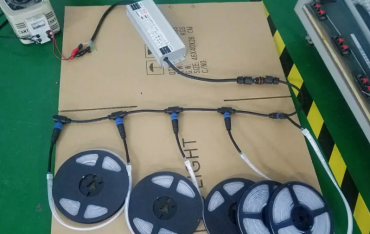 AOHUA IP67 Nylon PA66 male and female waterproof connectors is widely used in LED Strip light 